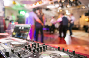 DJ 2