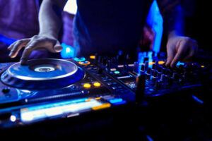DJ 3